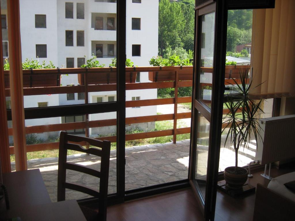 Family Hotel Veronika Devin Exterior photo