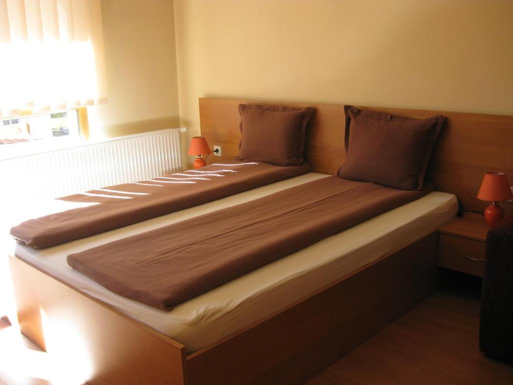 Family Hotel Veronika Devin Room photo