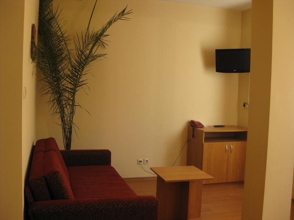 Family Hotel Veronika Devin Exterior photo