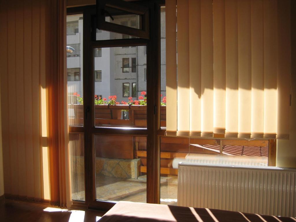 Family Hotel Veronika Devin Exterior photo