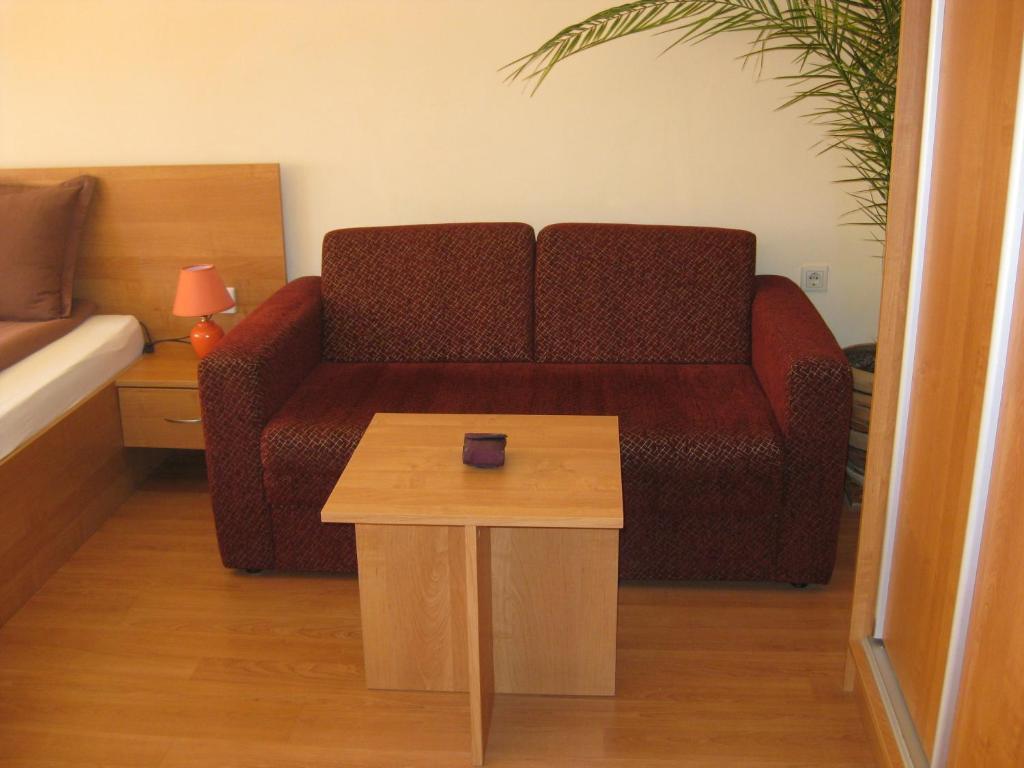 Family Hotel Veronika Devin Room photo