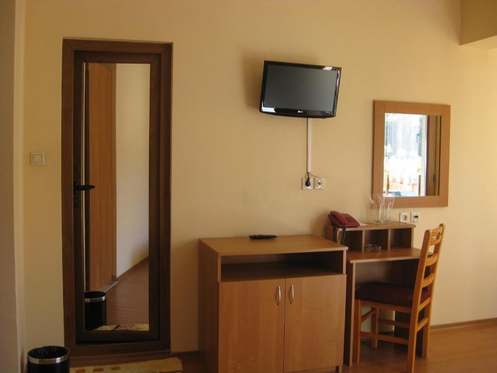 Family Hotel Veronika Devin Room photo