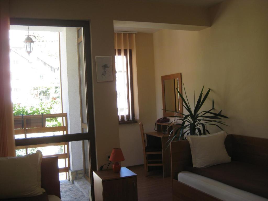 Family Hotel Veronika Devin Room photo