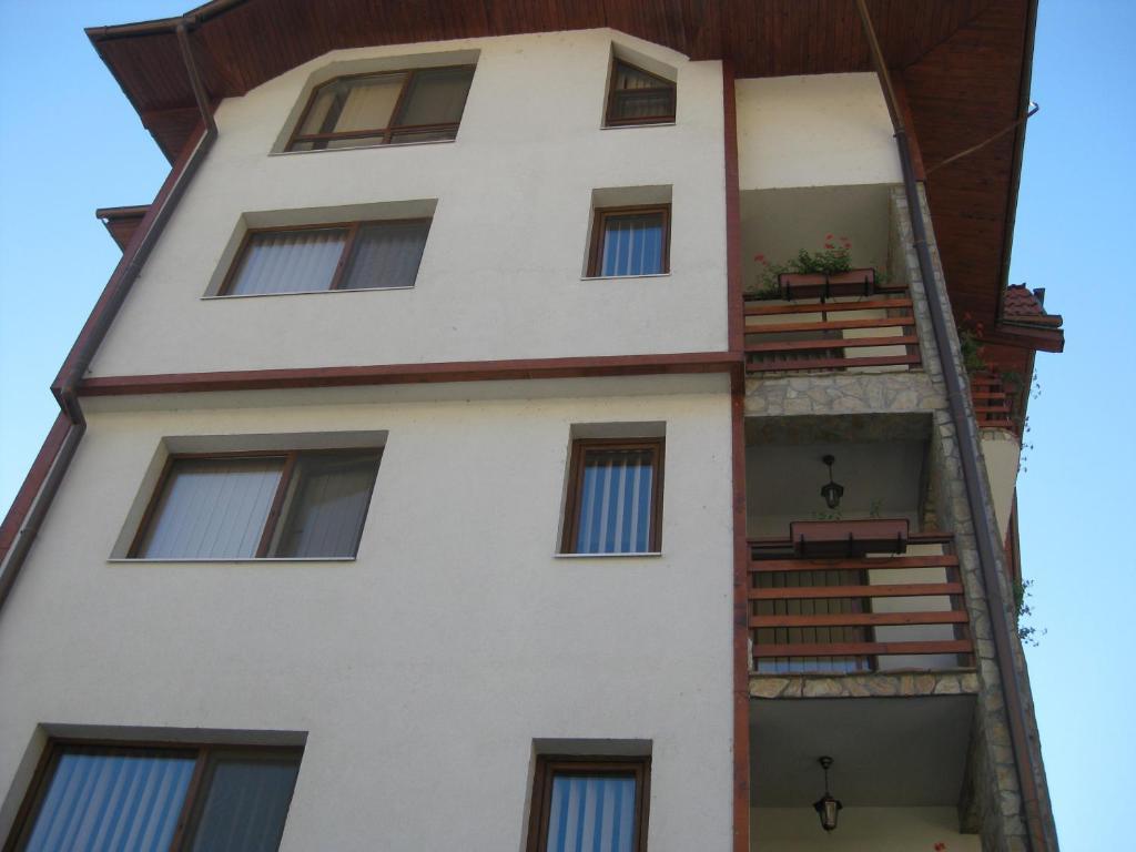 Family Hotel Veronika Devin Exterior photo