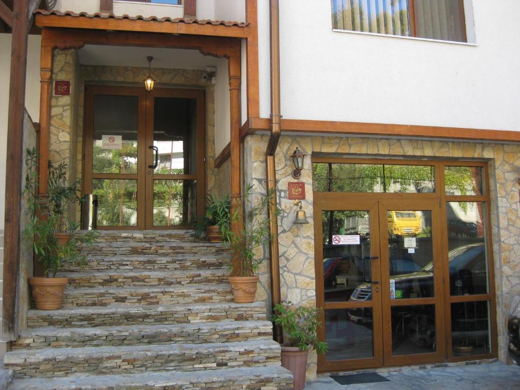 Family Hotel Veronika Devin Exterior photo