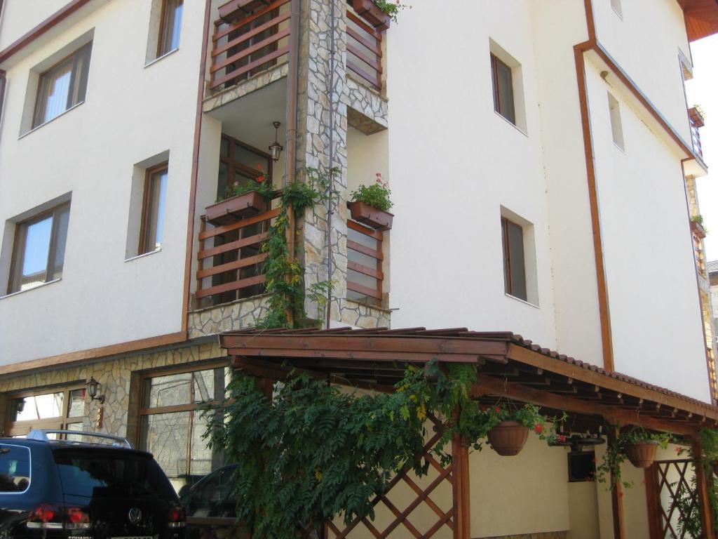 Family Hotel Veronika Devin Exterior photo