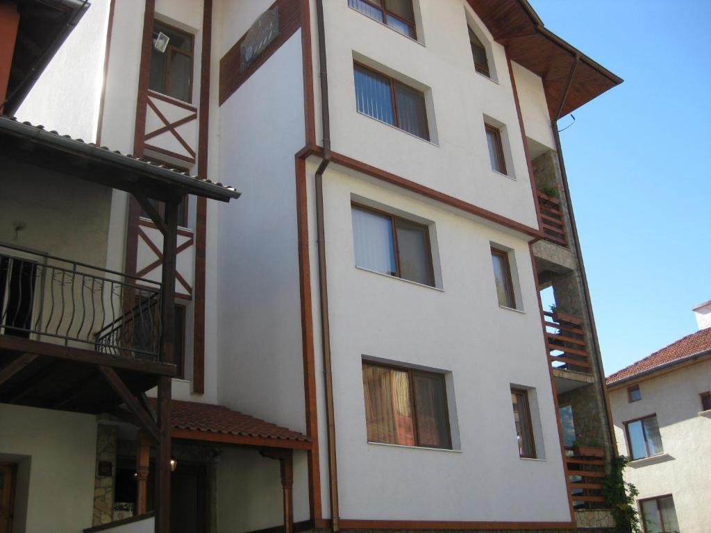 Family Hotel Veronika Devin Exterior photo