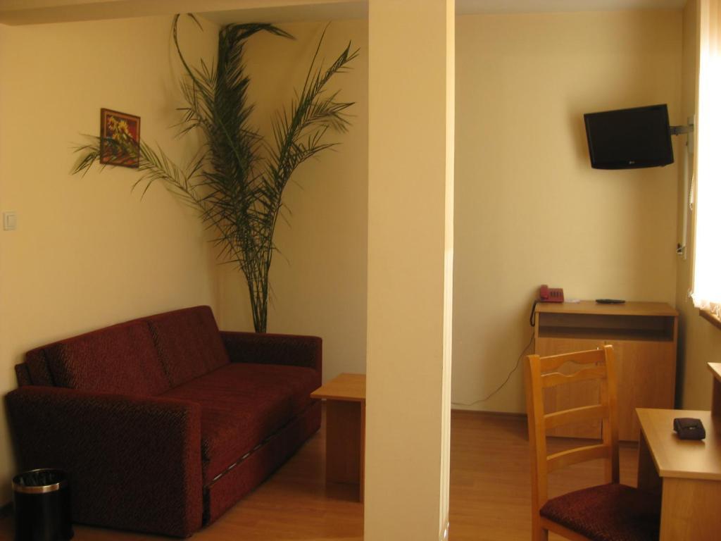 Family Hotel Veronika Devin Room photo